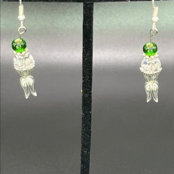 NWOT-Silver-tone TulipInspired Fishhook Earrings w/ Clear Swarovski & Green Bead - Picture 4 of 5